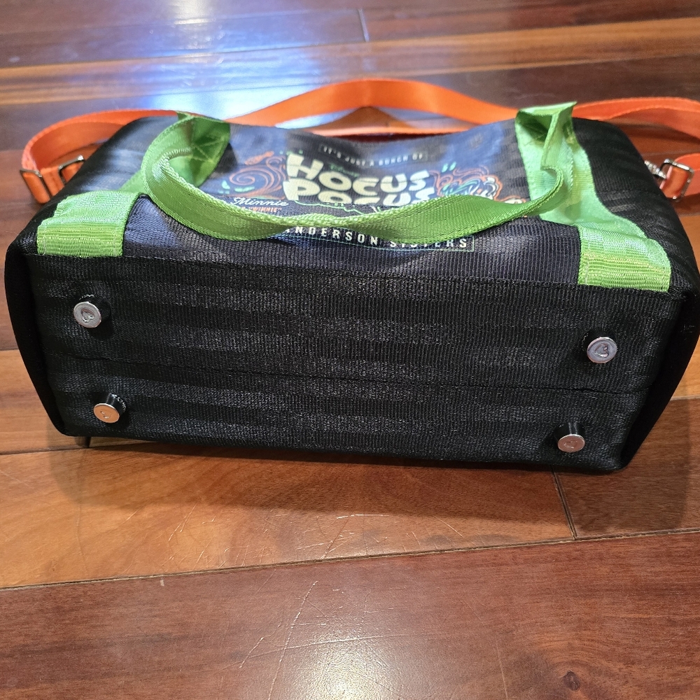 NWOTs Harveys Disney Parks 2024 Halloween Party Exclusive Hocus Pocus Tote Bag - Picture 2 of 4